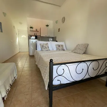 Apartment Cesarec Vrboska