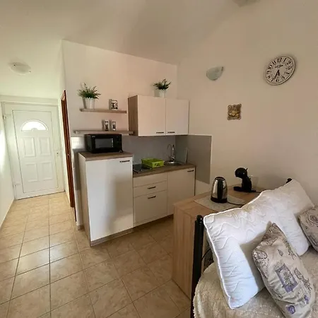 Appartamento Cesarec Vrboska
